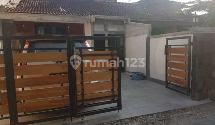 Dijual Rumah Kebon Baru Tebet Semi Furnished Rp. 4.9 M 2