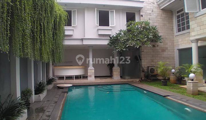 Rumah mewah di Pondok Indah dengan pool 1