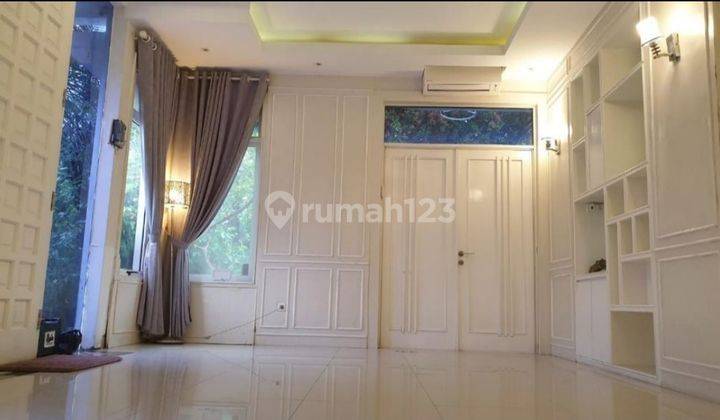 Rumah dalam komplek Puri Mansion, posisi Hoek 2