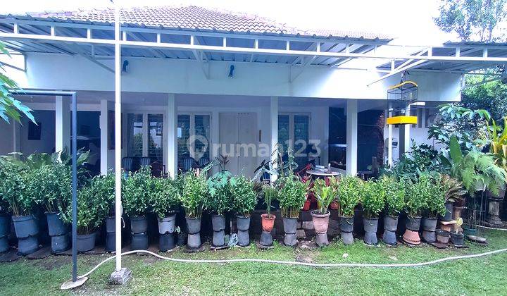 Miliki rumah bagus taman luas konsep alam hijau gaharu 2