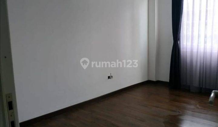 Dijual rumah 2lantai siap huni rindang, adem, nyaman di viktoria riverpark 2