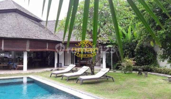 Villa Jual Lokasi Berawa  2