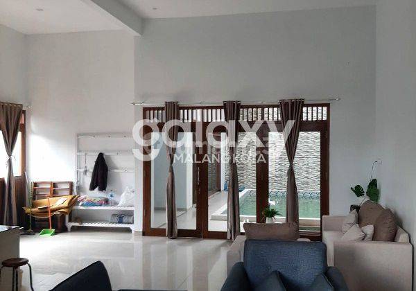 Rumah 3 lantai di Jalan Tenis Meja, Tasikmadu GMK00570 2