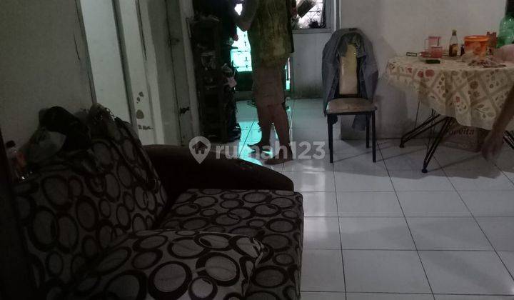 Dijual rumah tua daerah Villa Taman Bandara 2