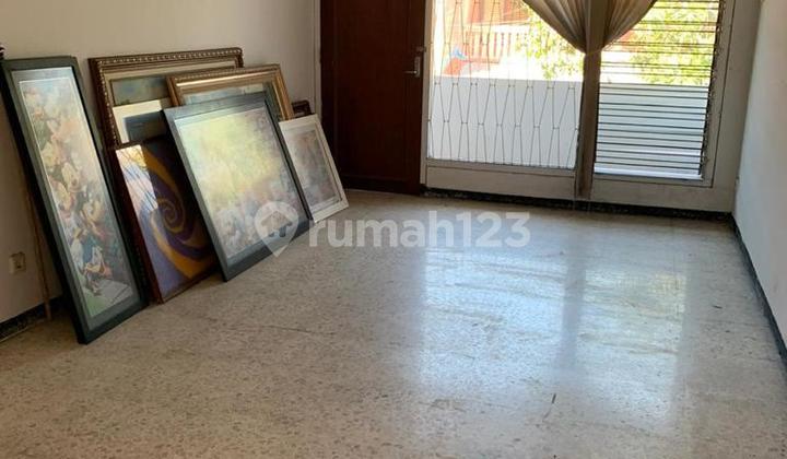 Ready-to-Live House in Ngagel Jaya Indah