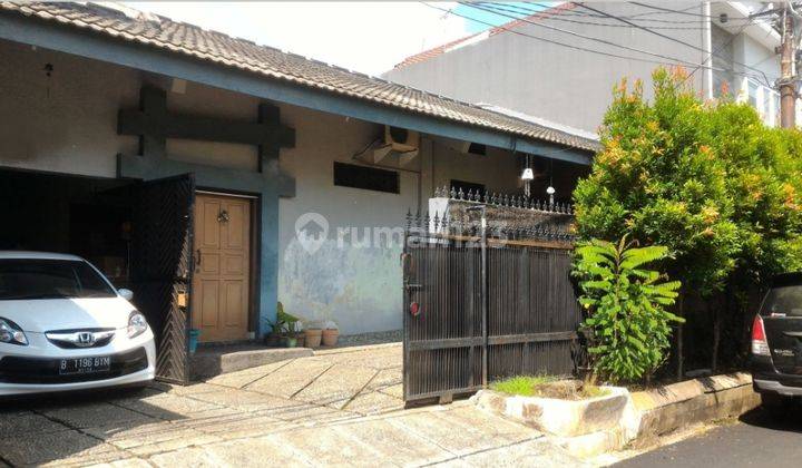 Di Jual Rumah Luas Lokasi Strategis di Taman Meruya Ilir Jakarta Barat. 1