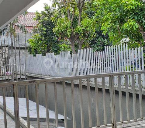 Rumah luas hitung tanah di veteran bintaro jaksel dekat tol  2