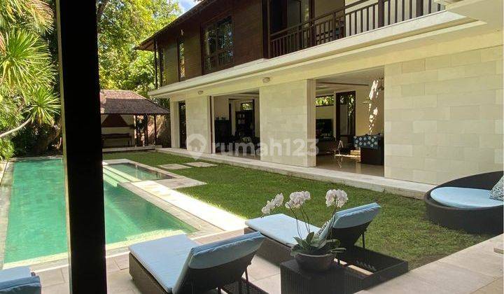 Villa di petitenget kerobokan dkt seminyak sunset road kuta legian 1