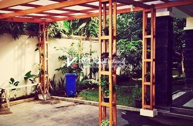 Rumah Siap Huni Asri Strategis Tanah Luas Harga Sangat Murah
 2