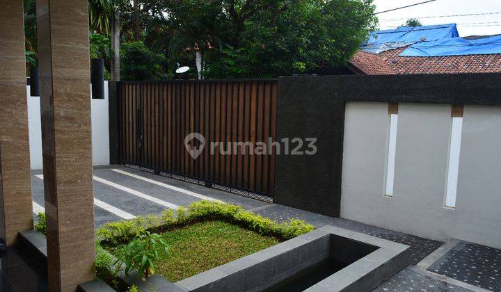 Brand New rumah modern design di Kemang Area, Bebas Banjir 2