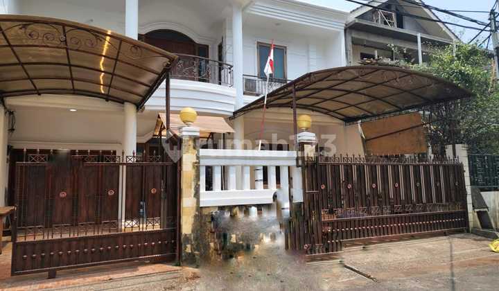 Menteng Rumah lama  lokasi tenang- Rp 40 jt/m..dekatke jl Diponegoro