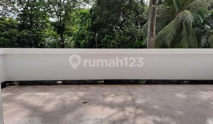 Strategic Luxury Home in Menteng Area