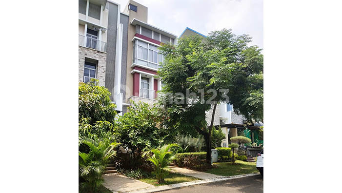 Rumah The Kew Residence, Kelapa Gading, Luas 120m2