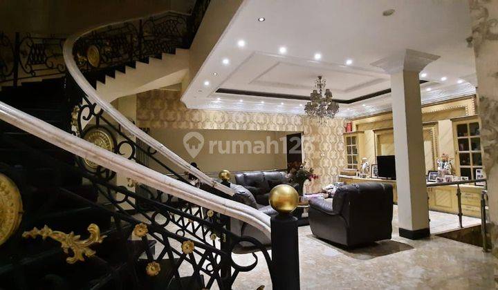 Dijual Rumah Mewah full furnished di Taman Palem Letari 2