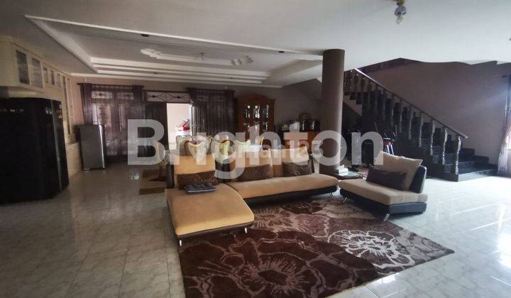 DI JUAL RUMAH MEWAH DI KAWASAN PERUMAHAN MULAWARMAN 2