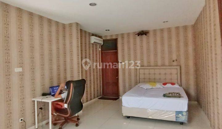 FOR SALE RUMAH 3 LANTAI, SIAP HUNI DAN TERAWAT DI PONDOK INDAH 2