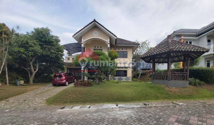 Rumah Villa Besar Villa Kusuma Estate Kota Batu Harga Sangat Menarik 1