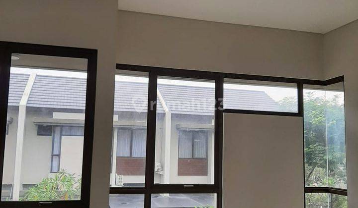 Dijual rumah bagus,rapih,semi furnished di vanya park bsd 2