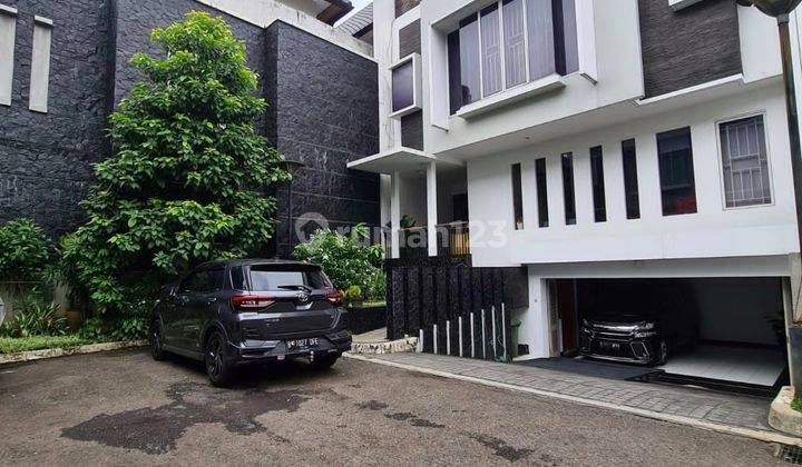 Rumah mewah Brawijaya private lift  1