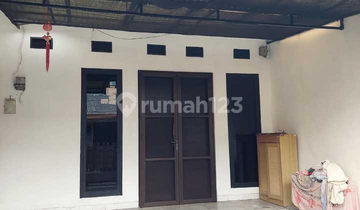 Rumah 1 lantai di Taman Meruya Ilir Rumah 1 lantai di Taman Meruya Ilir