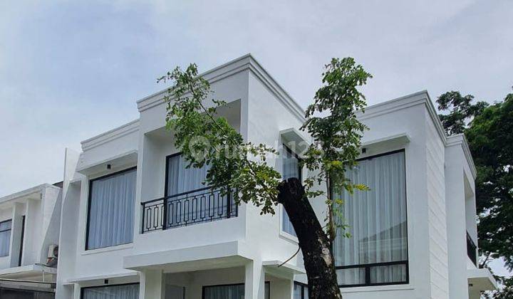 Rumah semi klasik  baru mewah Foresta BSD 1