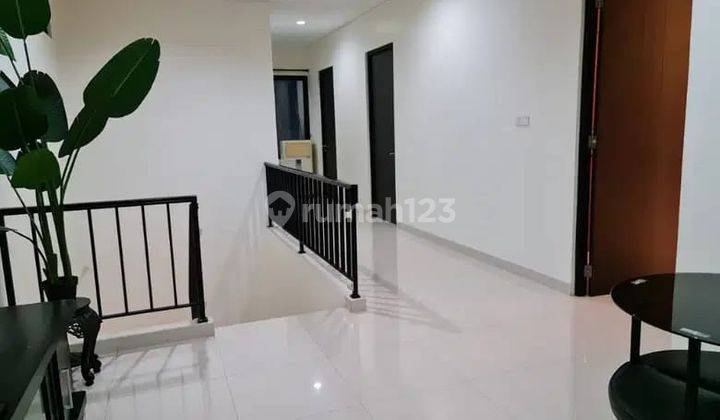 Rumah 3 Lantai di Kencana Loka Bsd Fully Furnished Mewah 2