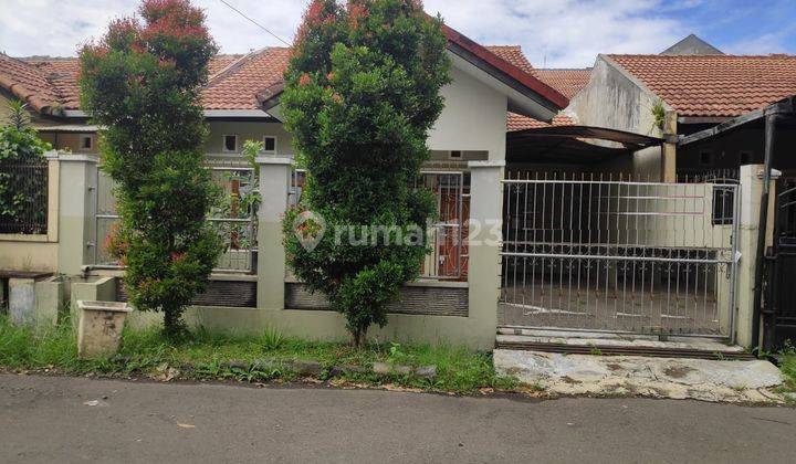 Rumah Terawat Sangat Bersih di Taman Kopo Indah 3 1