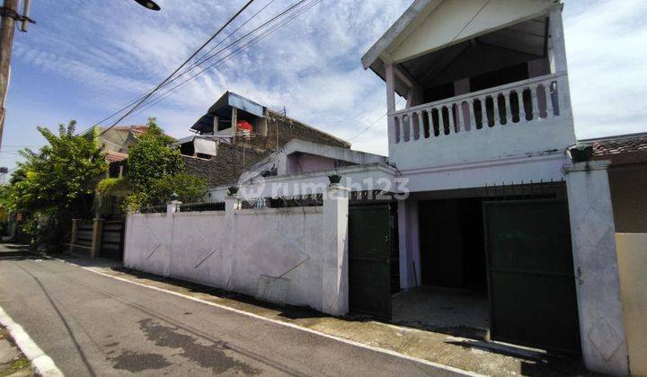 Rumah Lama Terawat Banyuanyar Solo 1