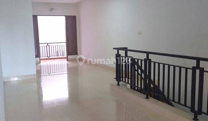 Rumah 2 Lantai di Kemang Timur 2