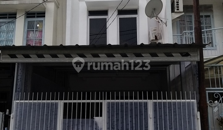Affordable House Still Negotiable 2 Floors Ready to Live Flood-Free Near Culinary Area in Taman Palem Lestari