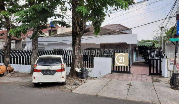 Rumah di jln Raya strategis utk aneka bisnis dan kantor  1