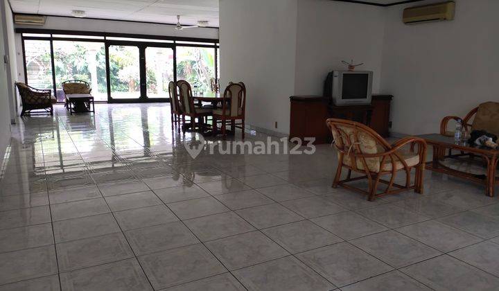 Kemang boleh buat kantor, taman pool besar, parkir luas 1