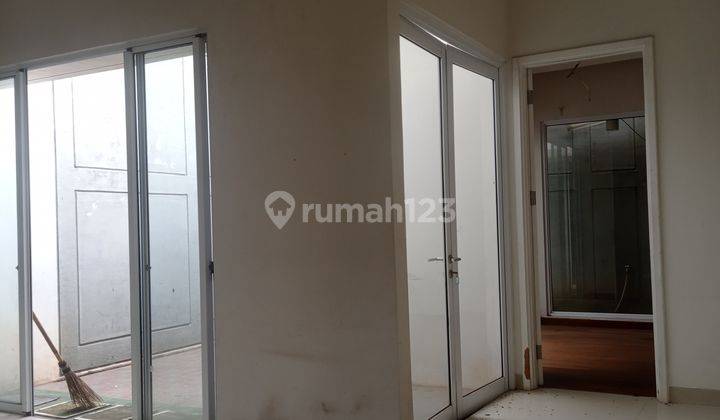 Dijual rumah di whitsand, greenwich, bsd, L8 , row jalan luas 2