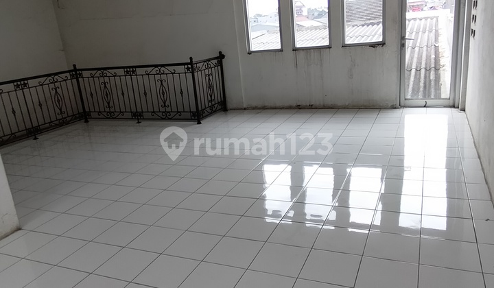Rumah 3 lantai parkiran luas di sayap Bkr pelajar pejuang bandung 2