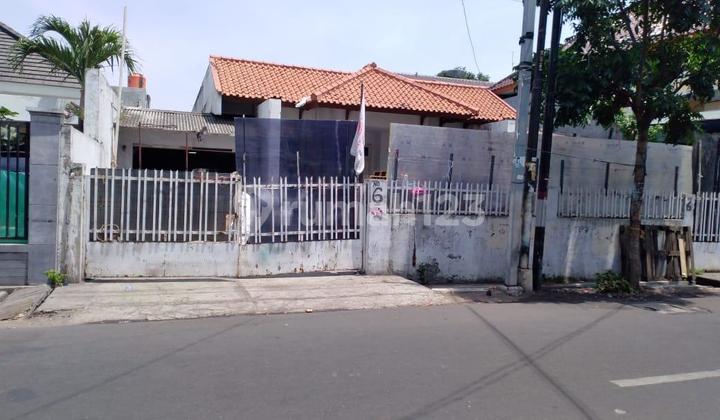 Rumah Tua di Kramat Senen Jakarta Pusat
