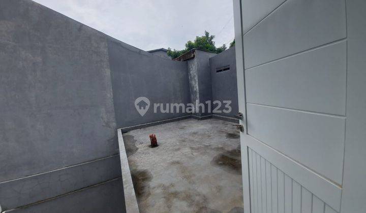 Rumah bangunan 2 lantai dekat tol krukut dan brigif di Cinere 2