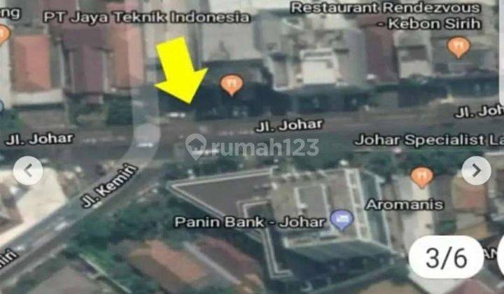 Rumah Lama di Jl Johar, Kebon Sirih, Jakarta Pusat.. Untuk informasi hub: 0813-1838-1838. 2