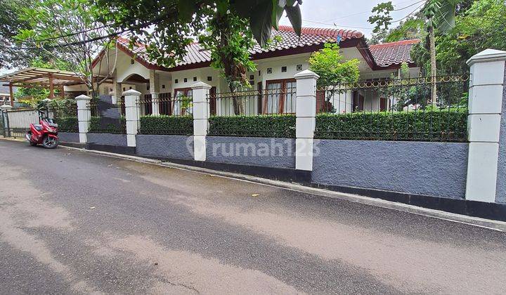 Rumah Asri  Dalam Komplek Dekat Jalan Utama 1