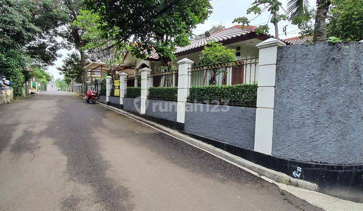 Rumah Asri  Dalam Komplek Dekat Jalan Utama 2