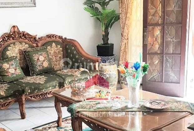 Rumah Besar Lingkungan Nyaman di Batu Indah 2