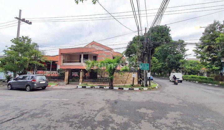 Rumah Jalan Raya Gayungsari Barat cocok untuk usaha dan bisa dibangun menjadi 5 ruko dimensi 25x18m, Hook/Pojokan 1