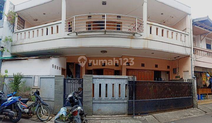 Rumah besar kokoh permanen strategis 'niaga,di jual murah, d jl.Tanah tinggi.Senen,L.Tanah:148 (11x16)m2,L.Bangunn:300m2,terdiri:3 lantai,km.Tidur:6,km.Mandi:4,garasi:2 mbl, harga murah banget hanya: 2,6M,segera hubungi: 0821.1838.9158 Linawati(linaliu) 1