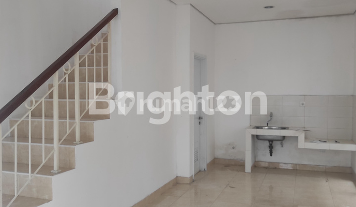 Hyland @Greenwichpark, two-story house at the best current price, tidy condition ready to occupy, in a premium cluster with 3 club houses with free access. 1