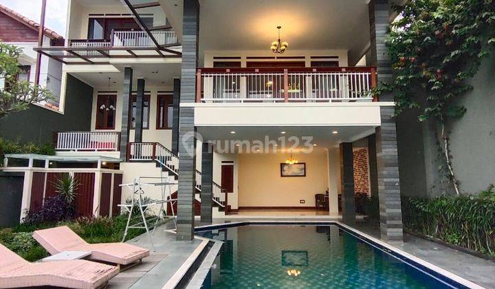 Dijual Rumah Lux, Full Furnish plus elektronik, kolam renang, tinggal bawa koper aja 1