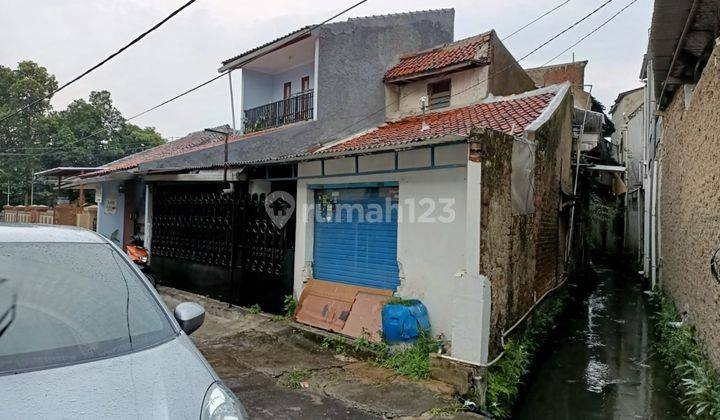 Rumah Tengah Kota Bandung di Kembar 1