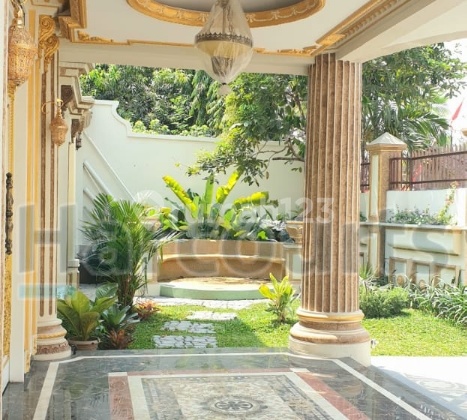 Rumah Mewah Bagus di Manahan Solo