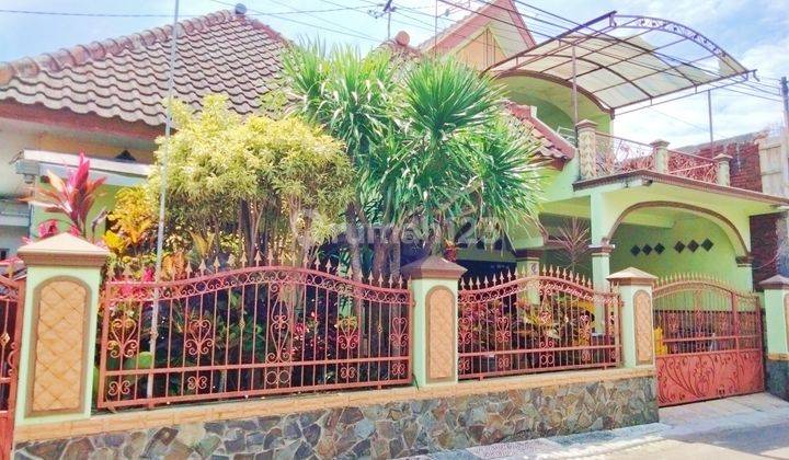 Rumah besar bagus terawat di Bunga2 dekat Suhat kota Malang 1