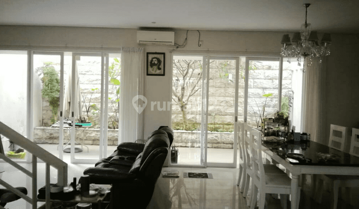 LUAS Rumah Royal Residence Wiyung Sby SPESIAL Row LUAS 3,5 Mobil 2