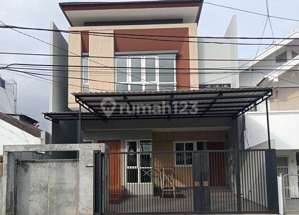 Turun Harga  Rumah di Jln Sumagung Kelapa Gading 1