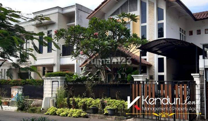 Excm townhouse row jalan lebar strategis 3 menit ke Tol Jorr 
 1